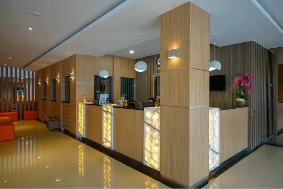 Twospaces Living At Kr Hotel 팔렘방 외부 사진